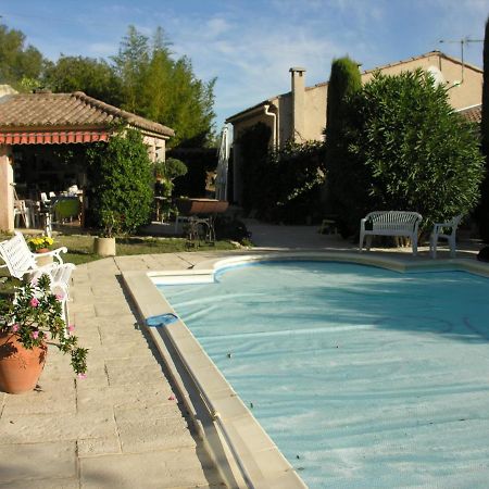 Villa Les Iris Sernhac Экстерьер фото