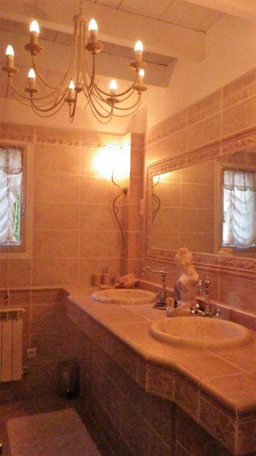 Villa Les Iris Sernhac Экстерьер фото